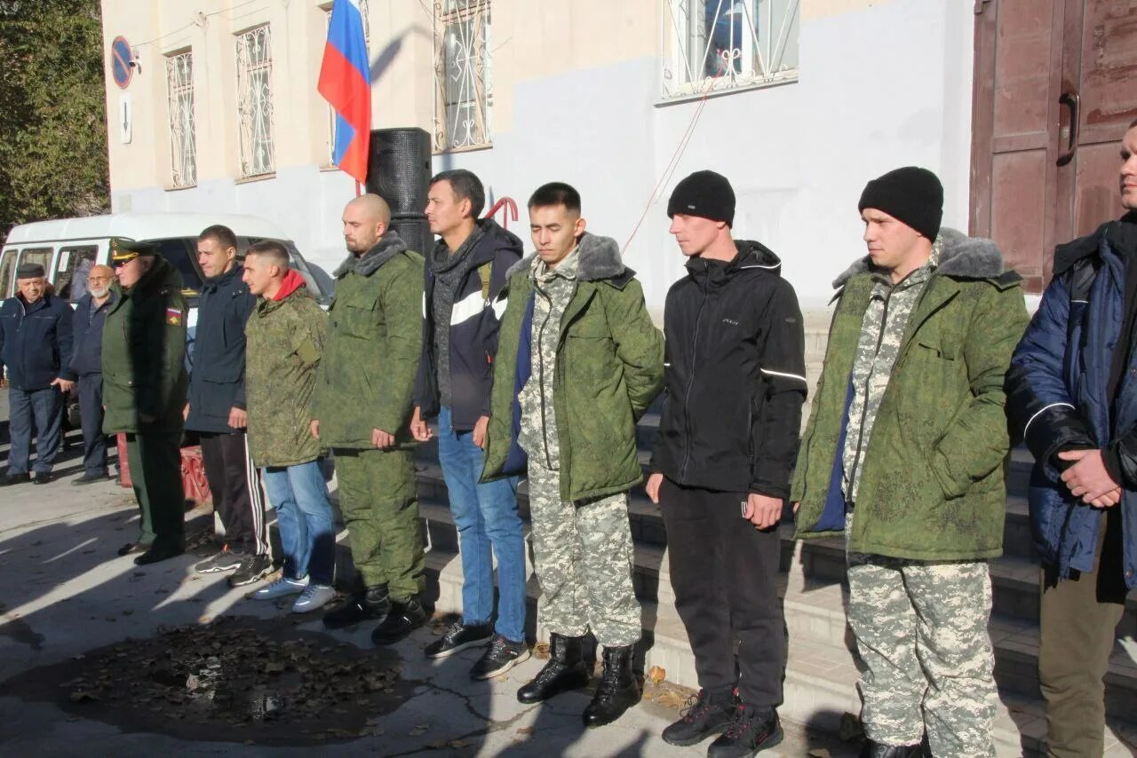 7 главное новости. Призывники. Мобилизация Орск. Мобилизация 17 октября 2022 г Новотроицк. Мобилизация 2 октября 2022 Новотроицк.