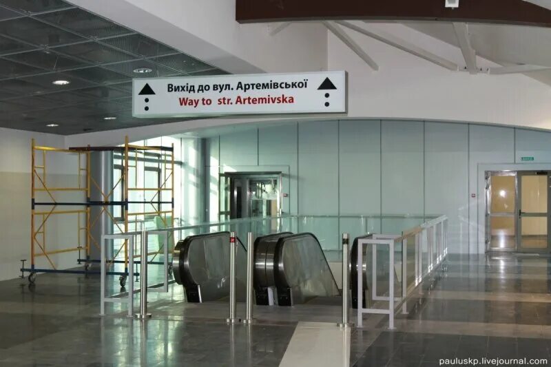 Автостанция южный донецк днр. Южный вокзал донецк. Южный автовокзал донецк 2014. Привокзальная улица донецк северный. Автостанция южный донецк.