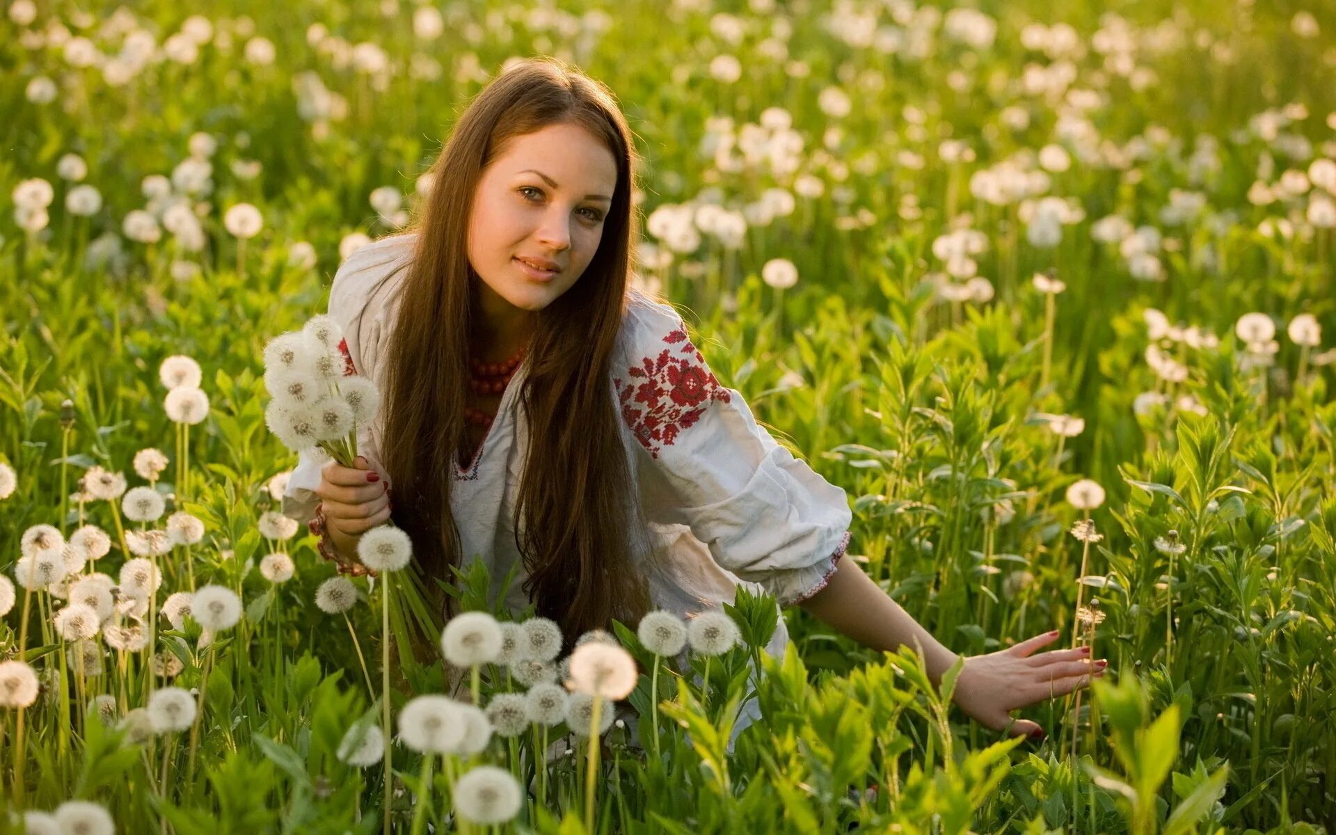 Мила ясная чебоксары. Девушка с одуванчиком. Яна фрейер. Светлана ольшанская. Милая ясная.