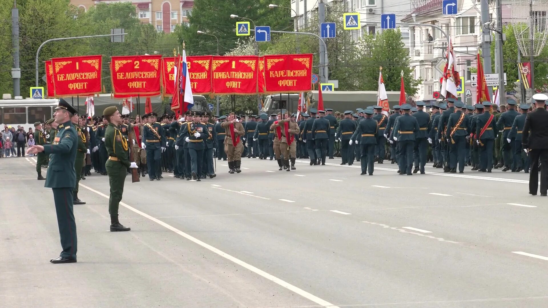 Парад в йошкар оле 9 мая 2024. Парад победы 2009. парад в йошкар оле. мчс на параде 9 мая. генеральная репетиция парада.
