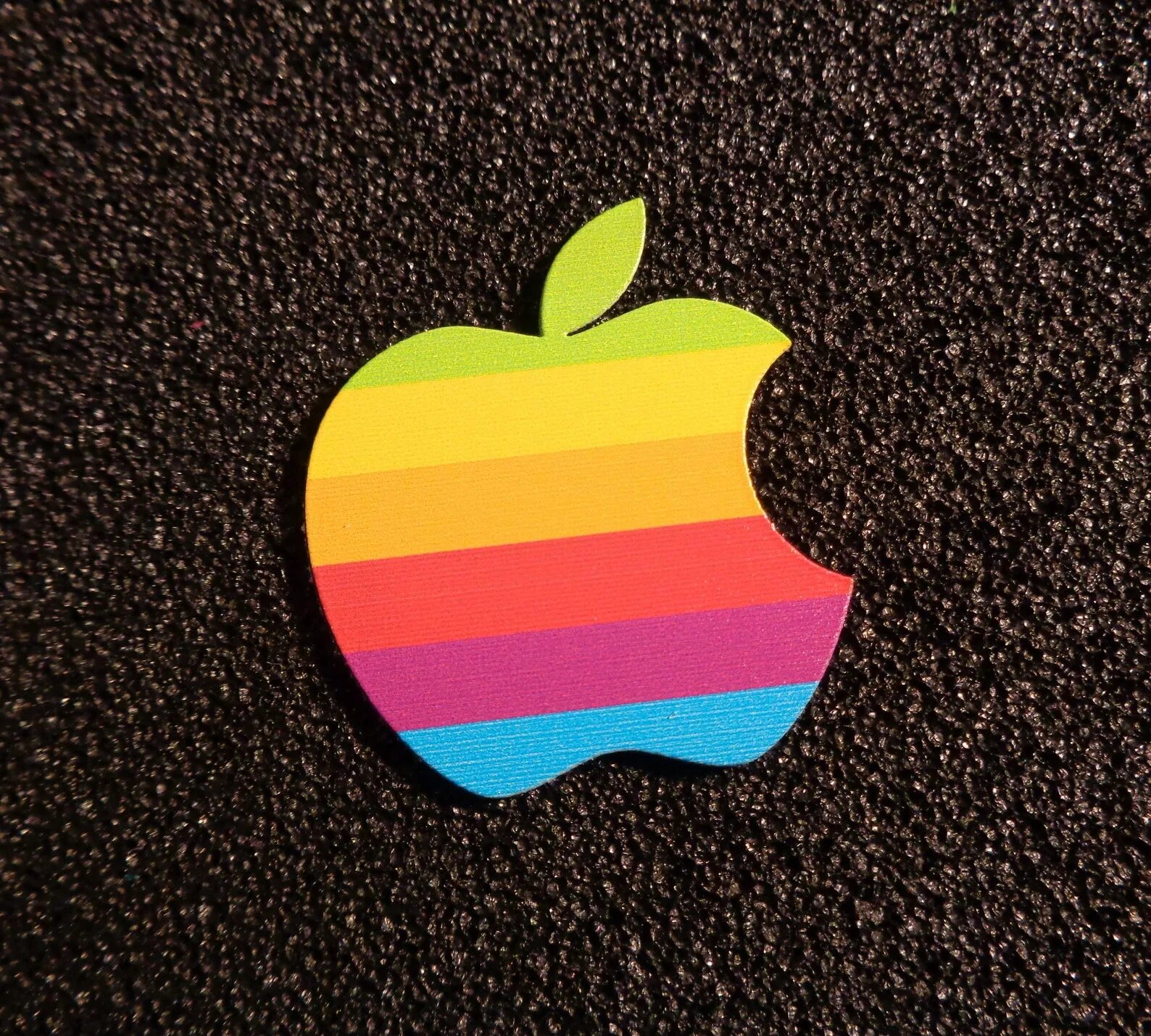 Наклейка apple. Наклейка apple на телефон. Наклейка apple. Наклейка apple. Наклейка яблоко на айфон.