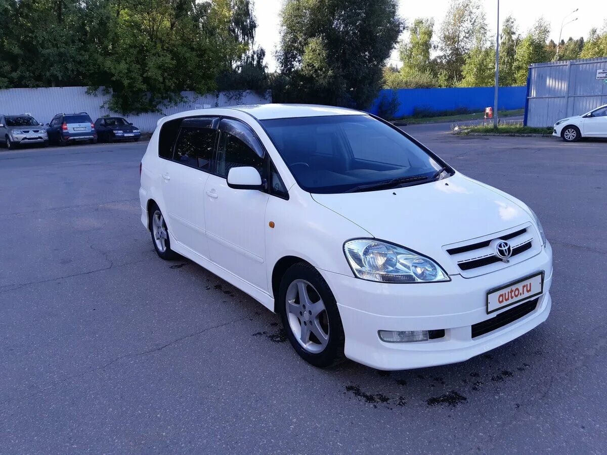 Toyota ipsum 2002. Тойота ипсум 10 кузов белый. Тойота ипсум 1999 года. Тойота ипсум 2003 года 16 дисках на черном. Урна тойота ипсум.