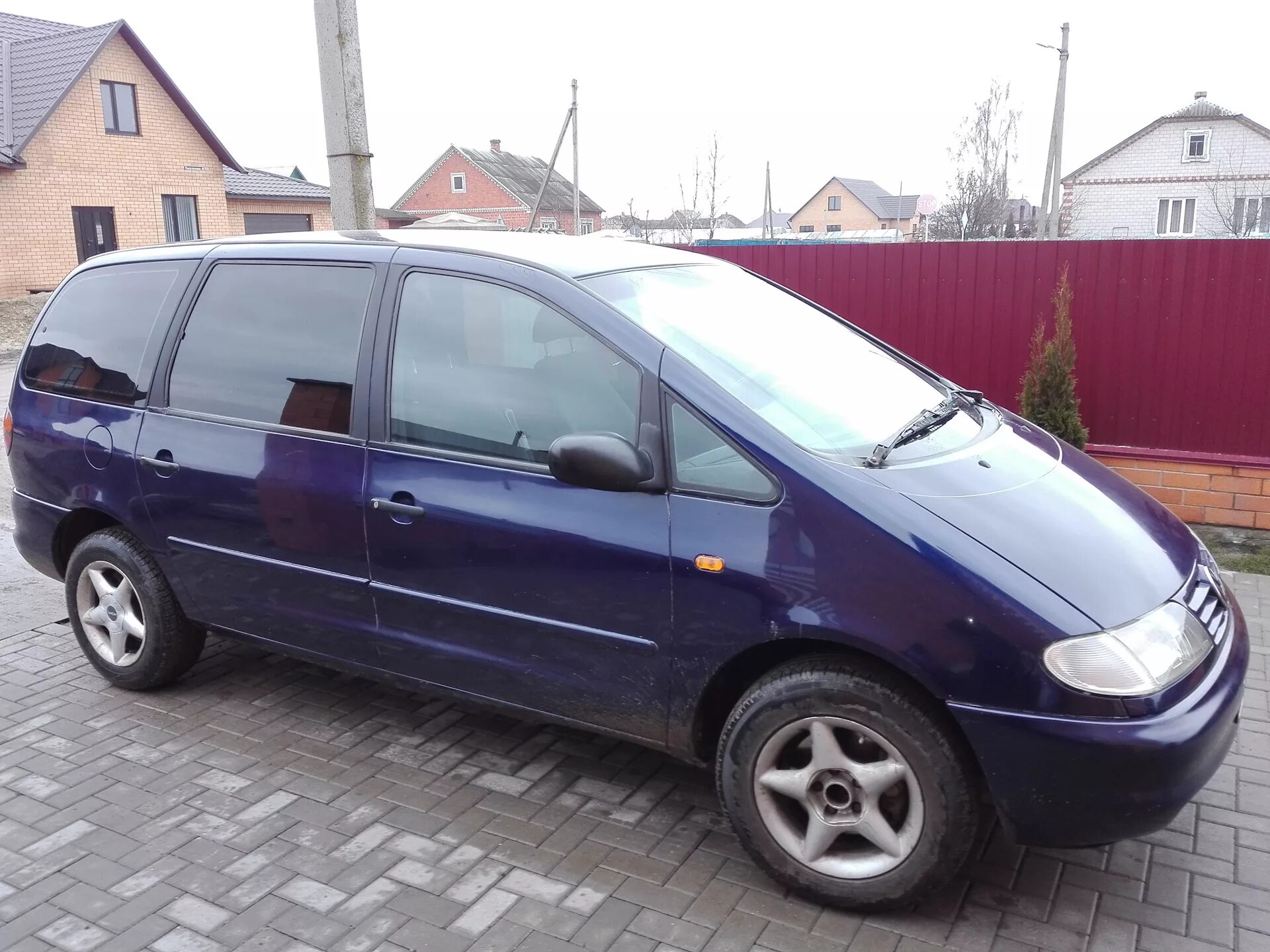 Шаран 2000 года. Шаран 1.9. Volkswagen Sharan 1998 1.9 TDI. VW Sharan 1.9 TDI 1999. Фольксваген Шаран 2000г.