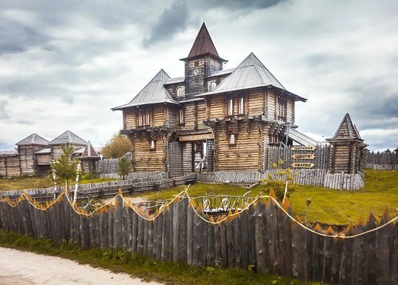старинные деревянные дома. хорома князей древней руси. музей деревянного зодчества коломенское. дубовый кремль ивана калиты. великий новгород реконструкция 10 век.
