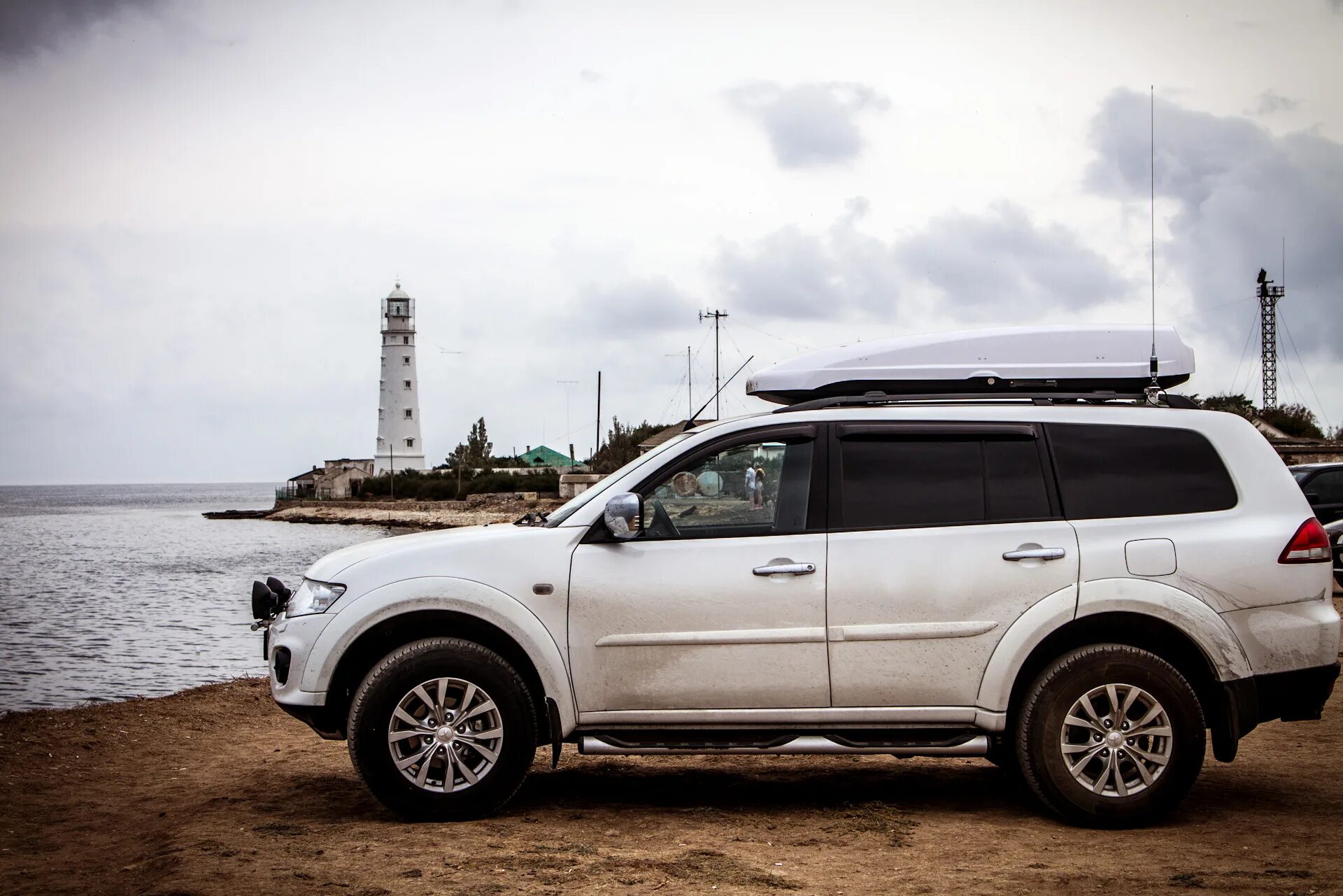 Mitsubishi pajero sport 2012. Mitsubishi Pajero Sport 2. Mitsubishi Pajero Sport 2.5. Pajero Sport 2012. Mitsubishi Pajero Sport серебряный 2015.