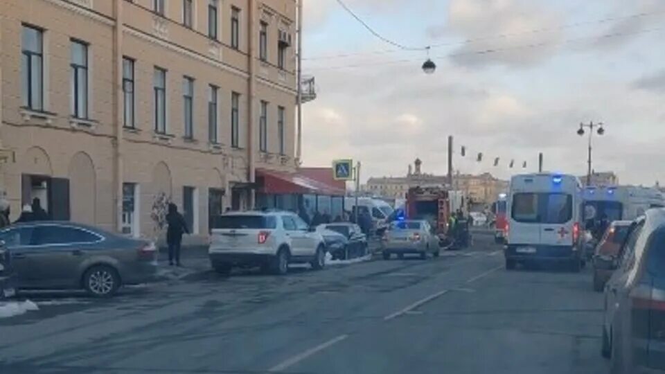 Взрыв на Университетской набережной в Санкт-Петербурге. Взрыв в кафе в Петербурге. Теракт в Питере на набережной.