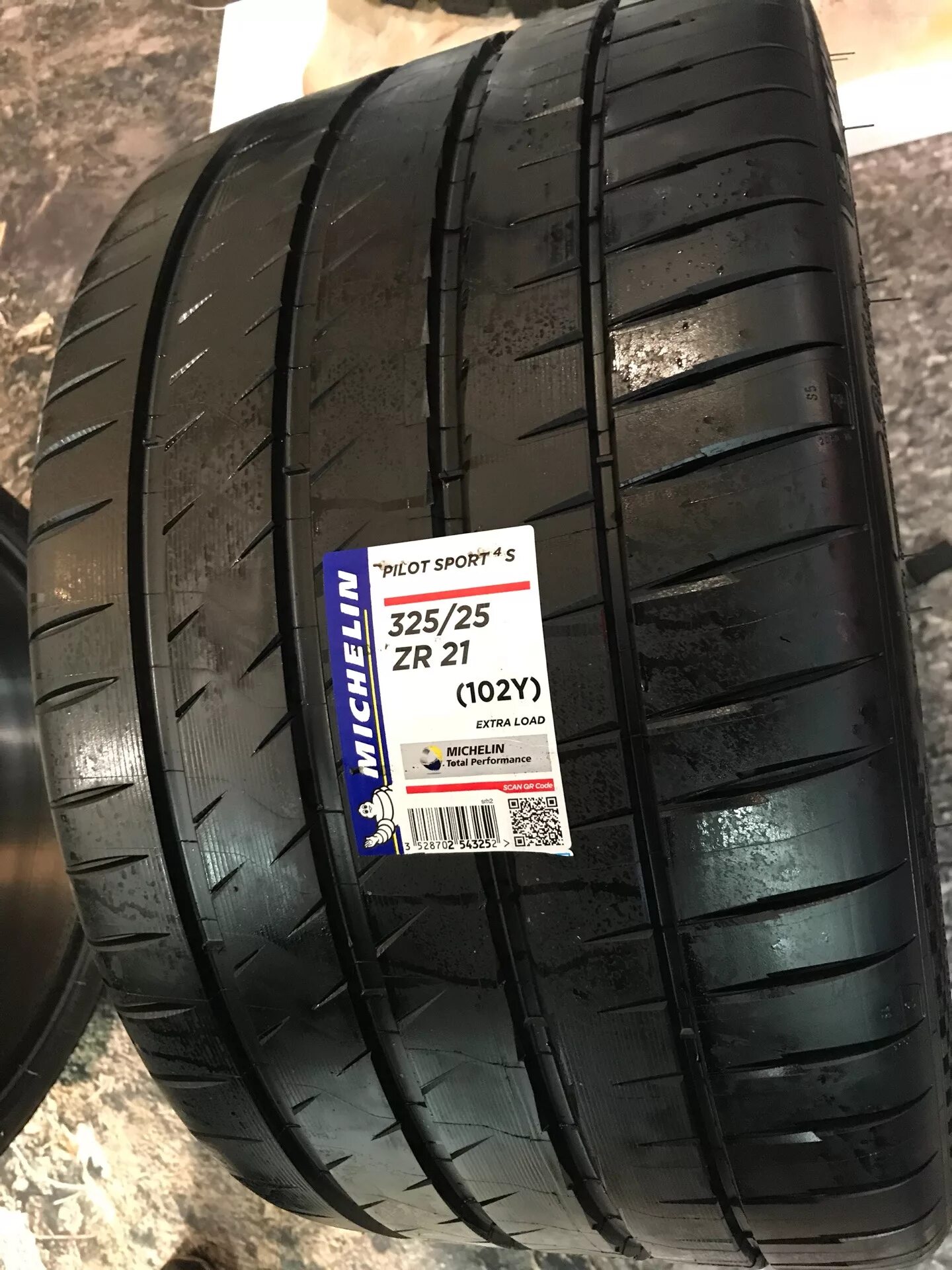 Michelin Pilot Sport 4 325/30 22. 295/40r22 Michelin Pilot Sport 4 s. 325/35 R23 Michelin Pilot Sport. Michelin Pilot Sport 4 s 285/30 r21. Летняя шина michelin pilot sport 4