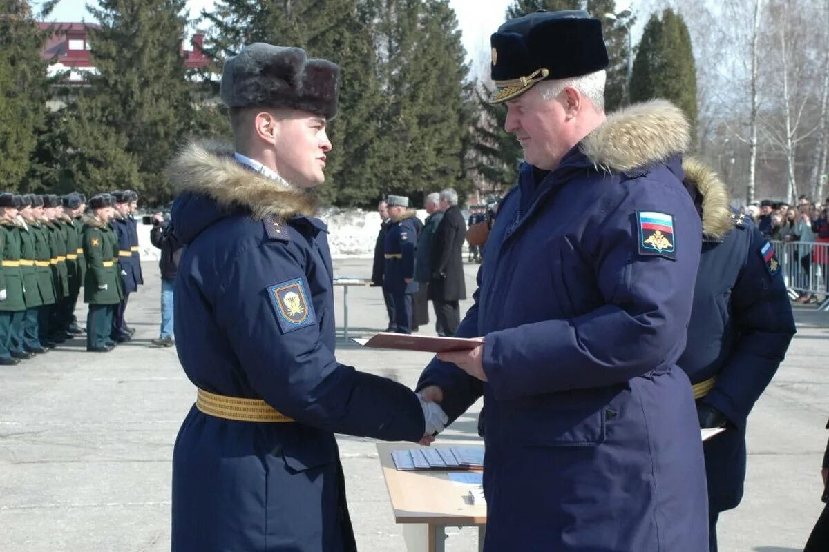 Командир роты ппс. Младший прапорщик данилюк. Филиал военной академии серпухов. Прапорщиков упразднят. Пограничные офицеры.
