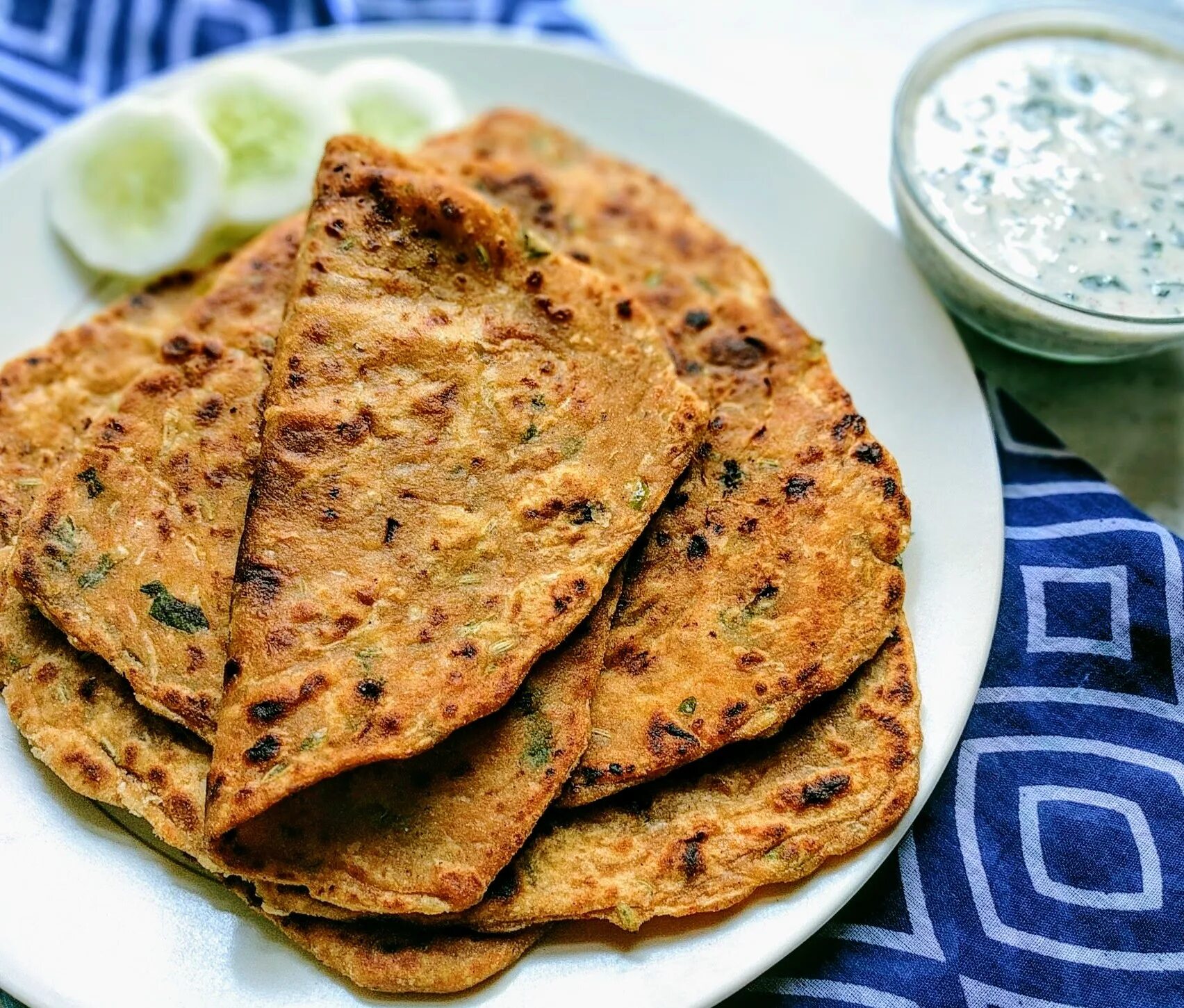 Индийские алу. Паратха (Paratha). Паратха-индийские лепешки. Гоби паратха. Алу паратха индийские лепешки.