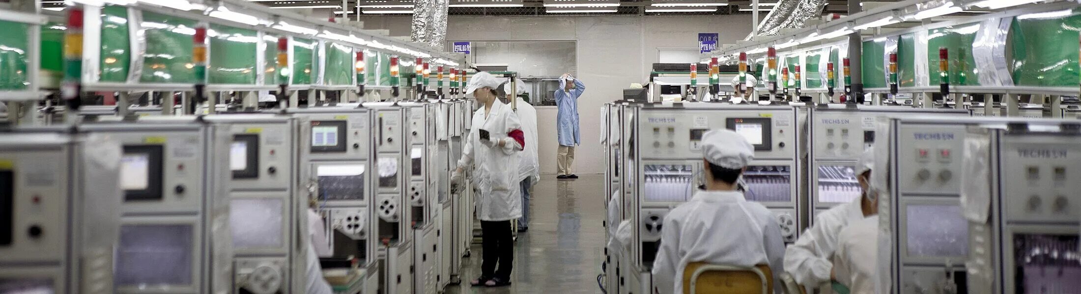 Где собирают телефоны. Завод Foxconn в Шеньжень. Завод айфон в Китае. Завод Apple в США. Производство iphone.