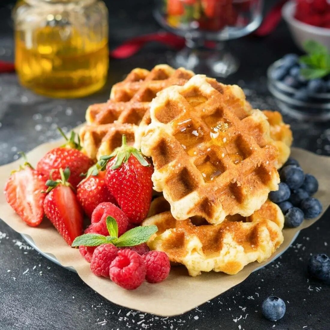 Шоколадница бельгийские вафли. Вафли бельгийские аладушкин. Про вафлю. Вафли мягкие с клубникой. Эдвин бельгийские вафли.