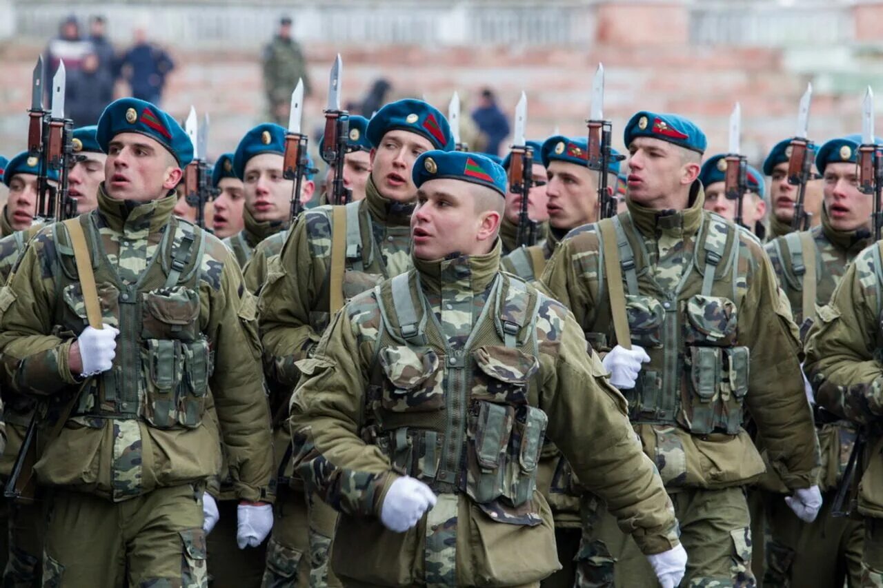 Сколько военных в приднестровье. Форма армии Приднестровья. Миротворцы в Приднестровье 2022. Вооружённые силы ПМР. Армия Молдавии Приднестровье.