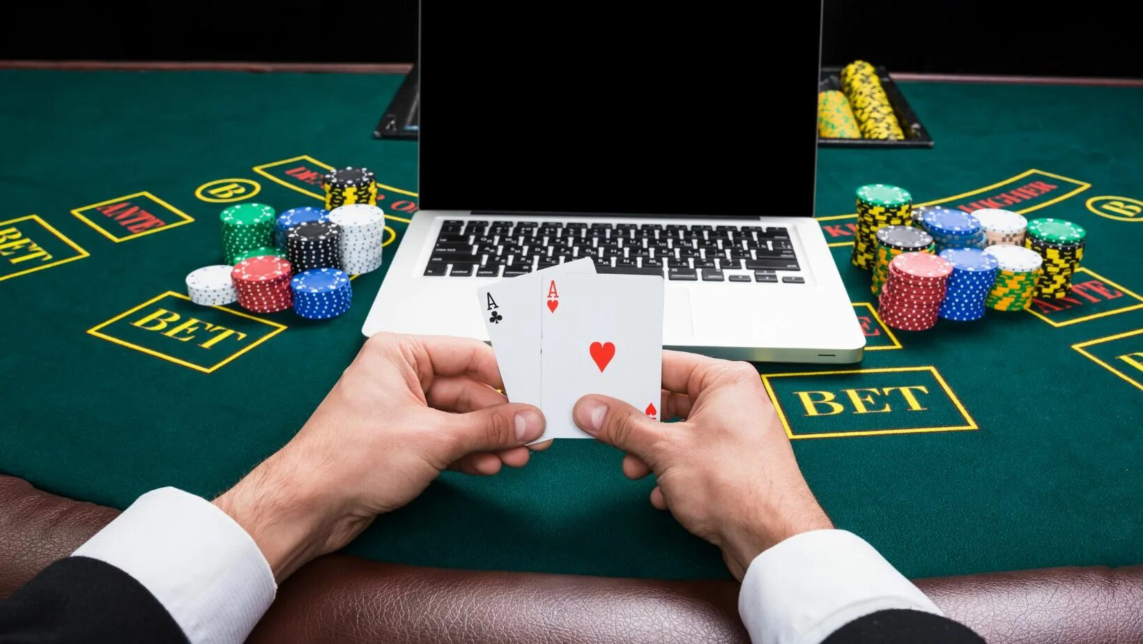 Почему играют в азартные игры. Покер. Азартные игры Покер казино. Карточные игры интернет казино азартные. Азарт игры.