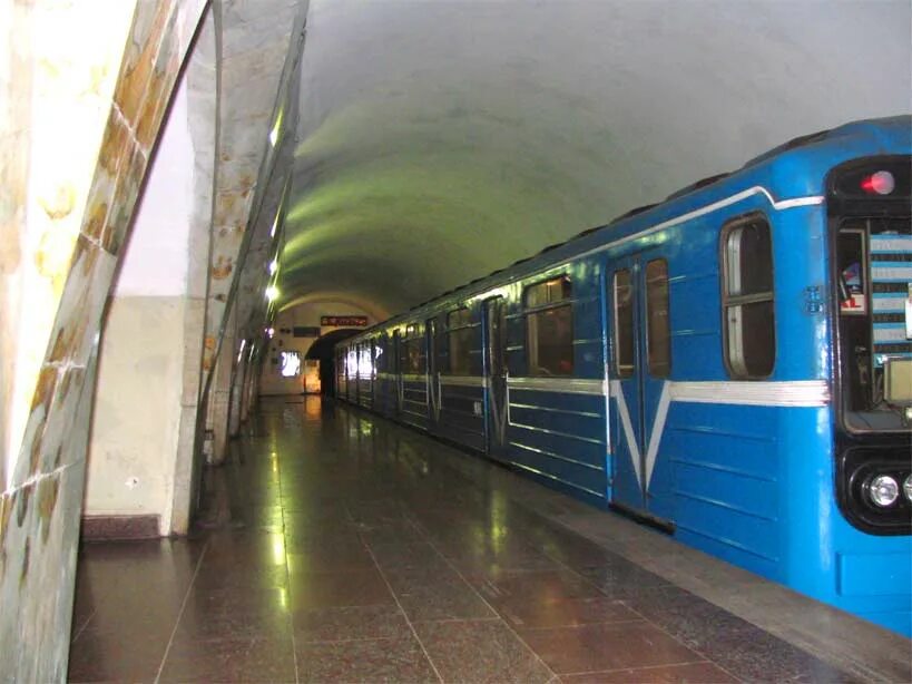 Армянское метро. Ереванский метрополитен станция шенгавит. метровагон ереван. метро армения поезда. шенгавит (станция метро).