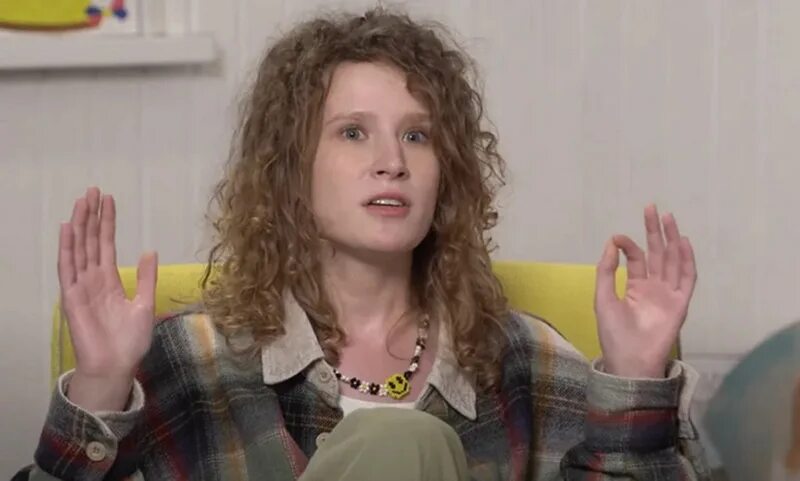 Shot: у певицы Монеточки хотят конфисковать квартиру в пользу СВО - МК