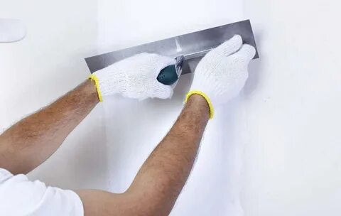Как шпаклевать стены после штукатурки