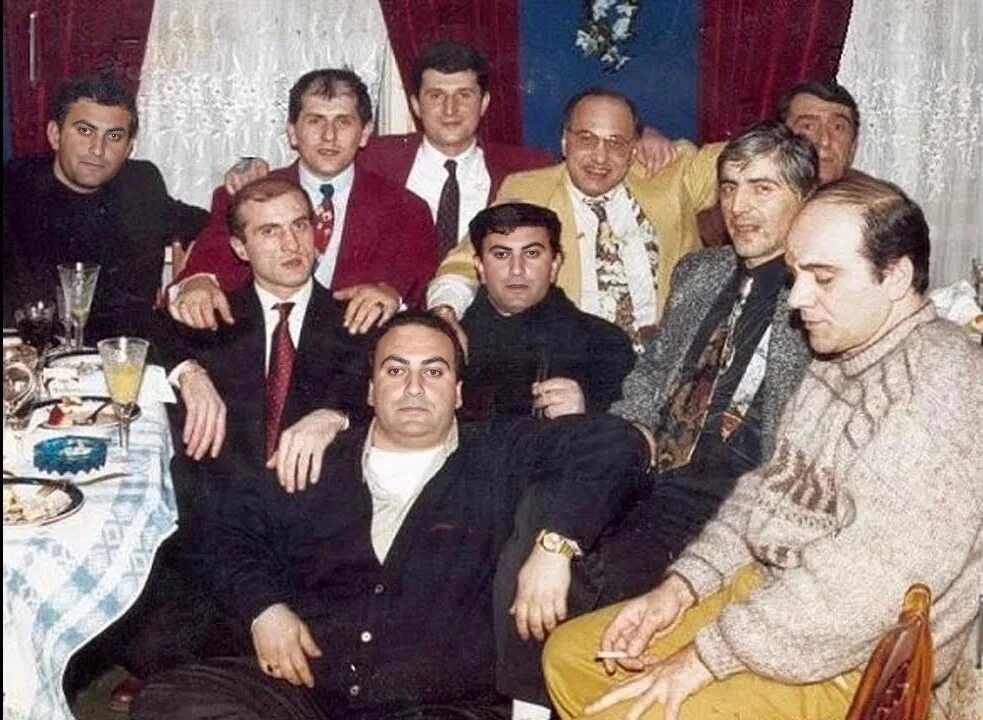 Лёг на дно: как живёт и чем занимается главный подозреваемый по делу об убийстве
