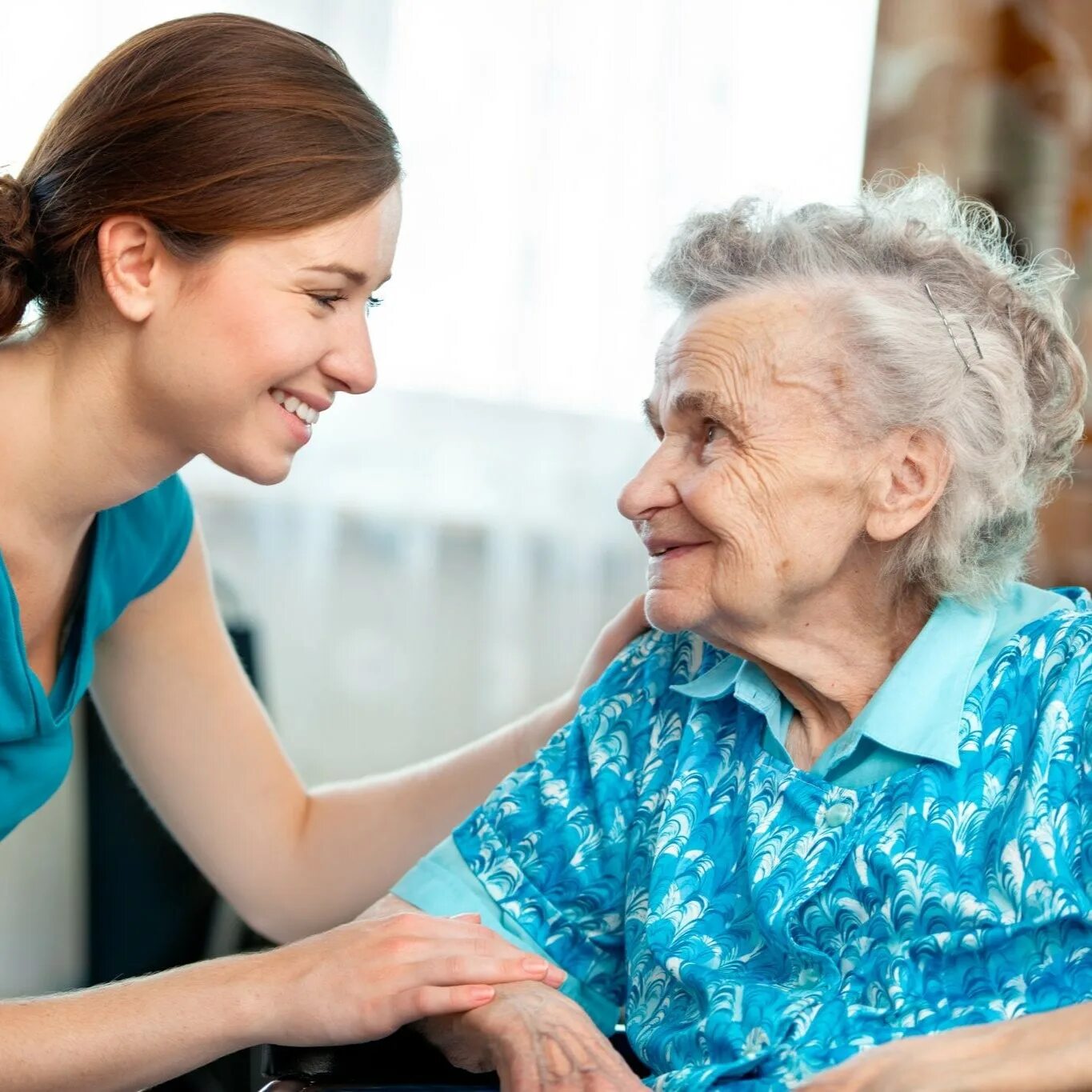 Соц работник. Соцработник без. Пожилые люди для презентации. Социально бытовые услуги для пожилых и инвалидов. Социальный работник.