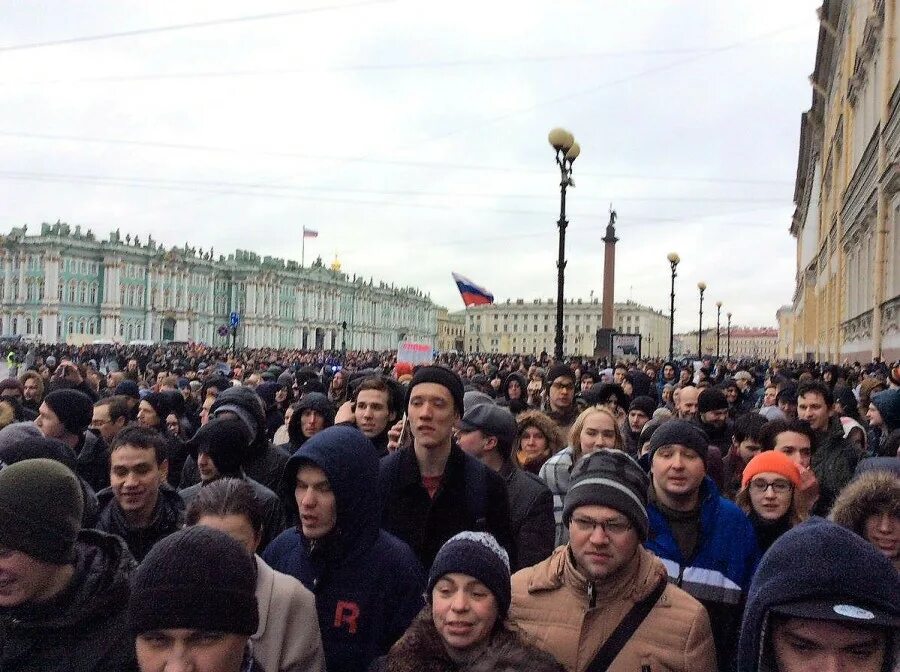 Потому как словарное слово. Почему сегодня 1. Ярославское шоссе королев пробки. Очередь в ашане. Почему сегодня 1.