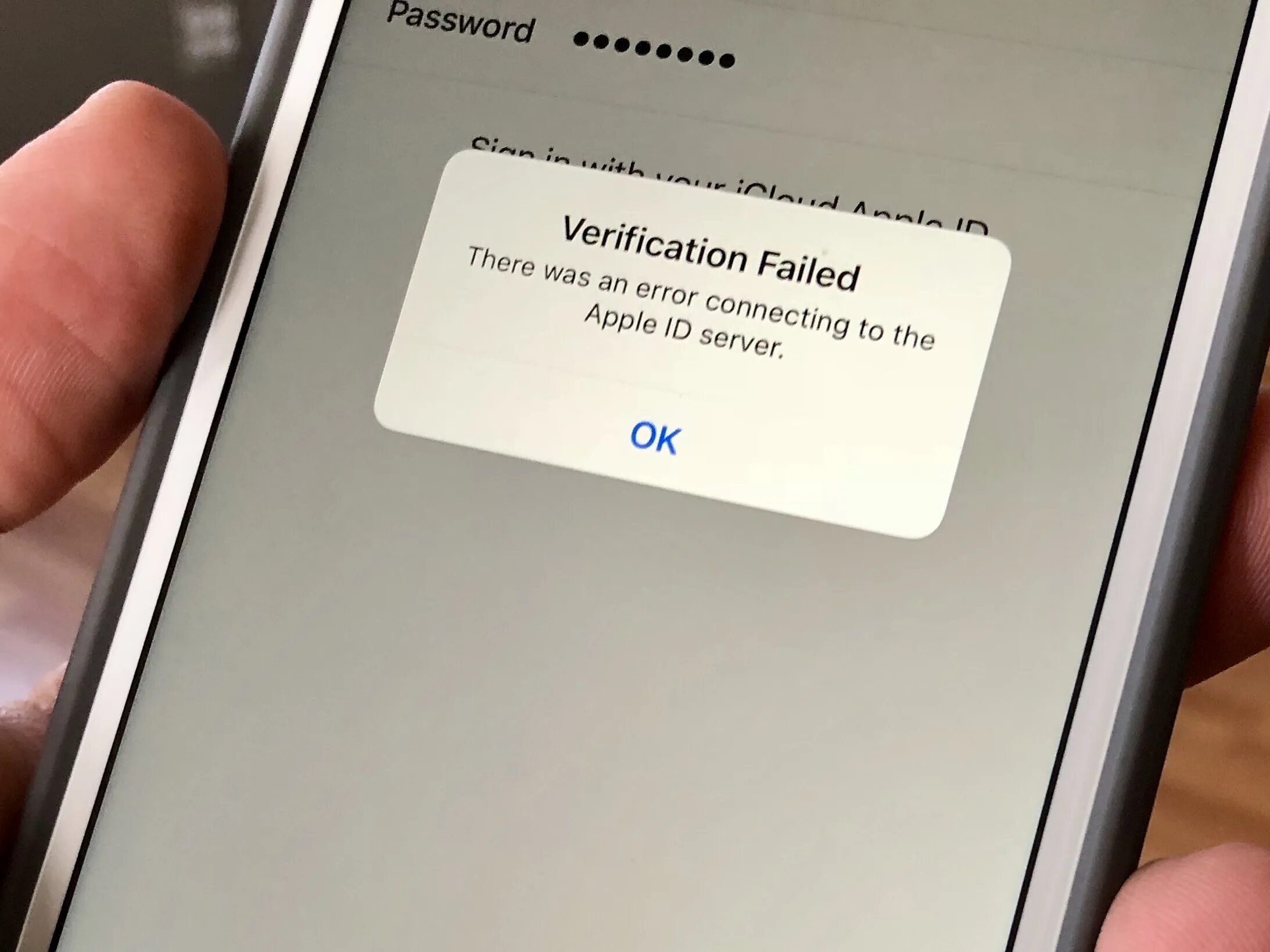 Ошибка Apple. Apple ID сбой. Ошибка сервера на айфоне. Ошибка сервиса Apple ID. Signature verification failed