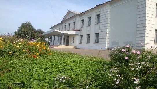 Боровская средняя школа 1 калужская область сайт. Боровск школа 2. Дом купцов полежаевых боровск. Школа 2 боровск калужская область. 2 боровская школа калужская область.