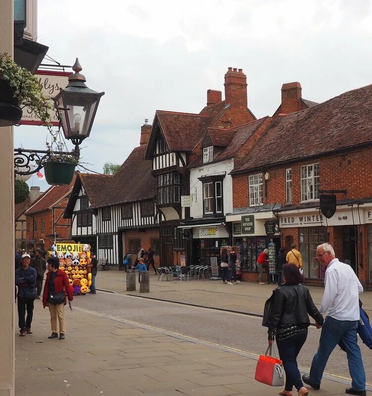 Stratford on avon. Стратфорд-апон-эйвон. Stratford upon Avon город. Стратфорд. Город. Шекспира. Великобритания город Стредфорд на эйвон.