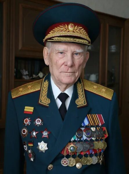 22 июля свой 87-й день рождения встречает последний начальник Генерального. Евге