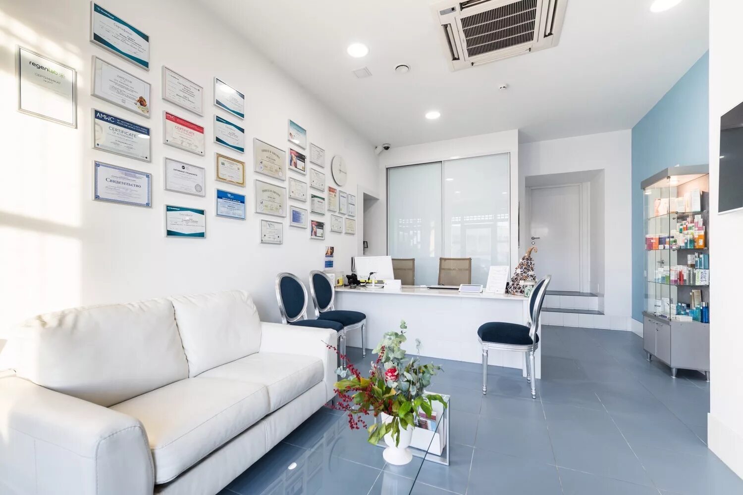 Клиника кожи санкт-петербург ждановская набережная. Клиника медицины кожи. Клиника медицины кожи спб. Поликлиника кожевенная. Клиника медицины кожи.