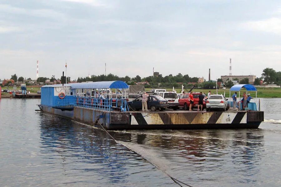 Паром водный транспорт. Паром малыш. Пассажирский корабль. Паромная переправа великий устюг. Паром.
