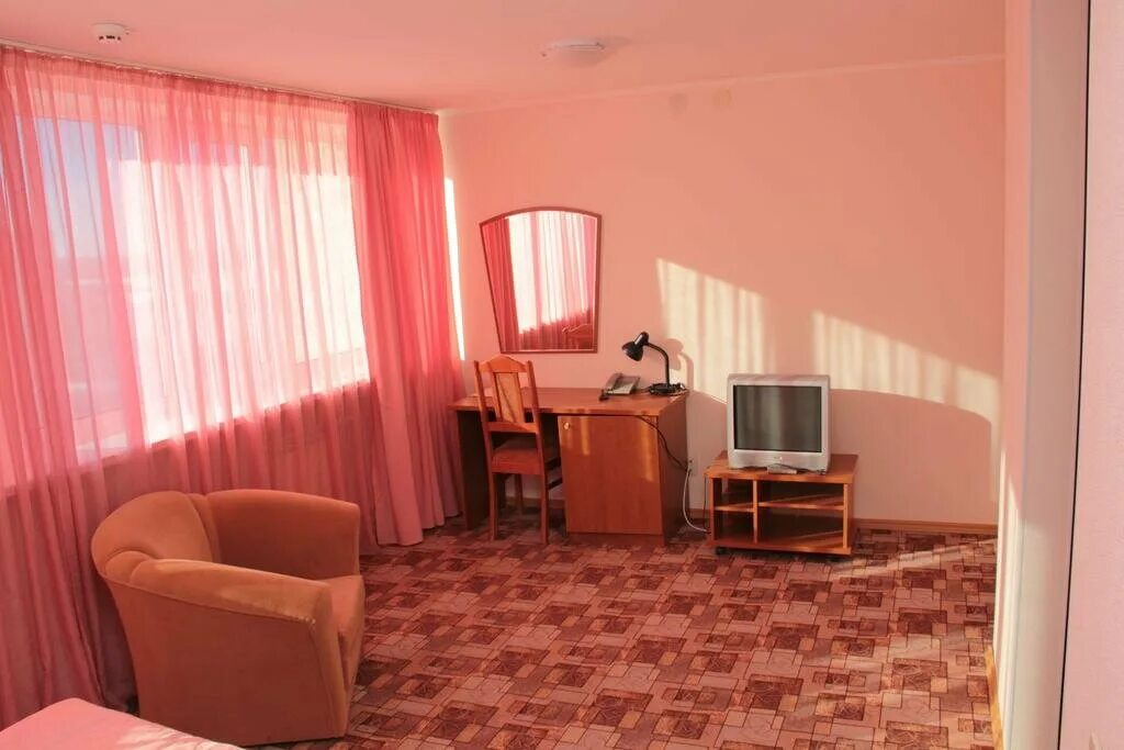 чепецк сосновая 3. квартиру в кирово чепецке на длительный срок. гостиница киров номера люкс. сниму комнату кирово чепецк. кировский люкс фото.