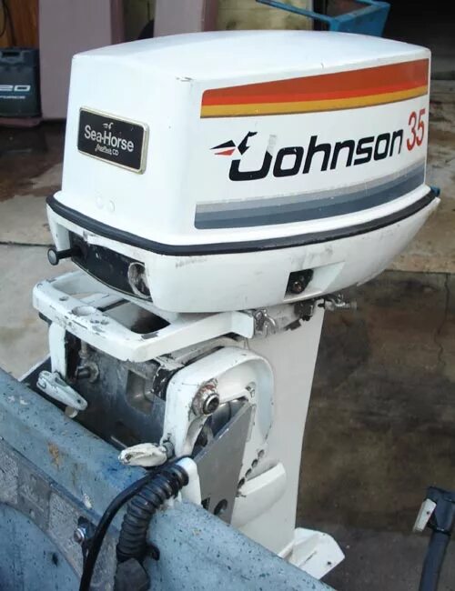 Лодочный мотор 5 5 спб купить. Лодочный мотор Johnson 4hp. Evinrude 20 Лодочный мотор. Лодочный мотор Johnson Evinrude. Лодочный мотор Эвинруд 25 Джонсон.