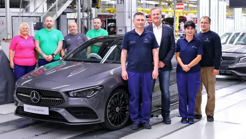 Завод мерседес в есипово. Мерседес-бенц солнечногорск есипово. Mercedes-benz daimler. Завод мерседес в подмосковье есипово. Daimler-benz завод.