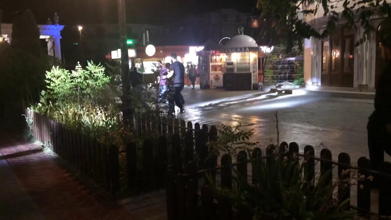 Витязево клубы. Банана мама витязево. Витязево паралия гавана мама. Гавана мама витязево. Витязево клуб бейби мама.