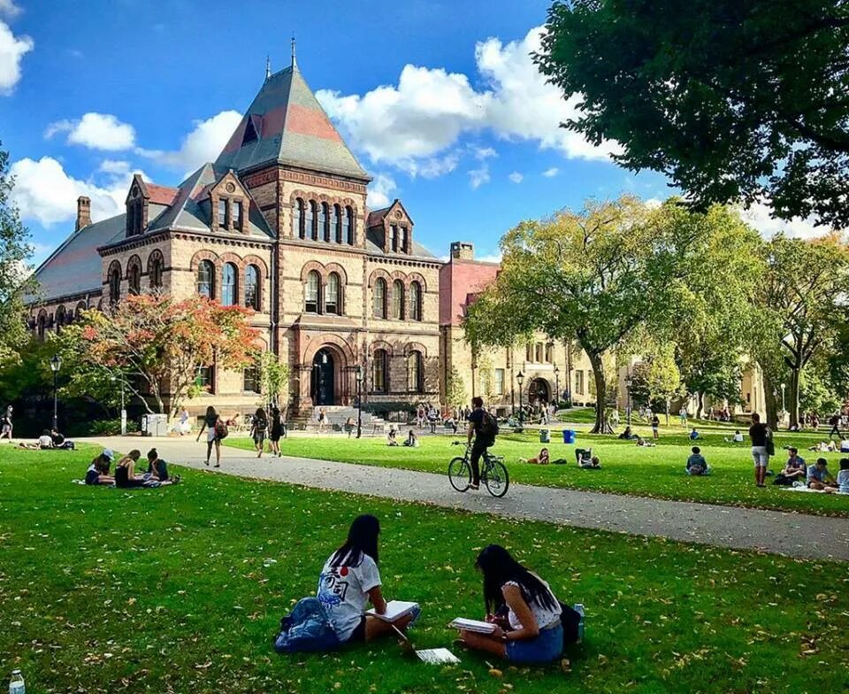 Main university. Браунский университет США. Университет Брауна, Провиденс. Брауновский университет кампус. Университет Брауна род Айленд.