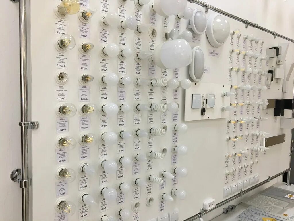 Ближайшие магазины с лампами. Светотехника адрес. Магазины светотехники в москве. Дизайн магазина электротехнической продукции. Магазин люстр и светильников.