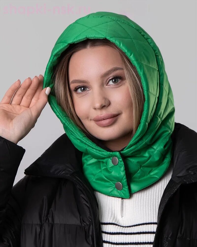 красная куртка- бежевый с белым. капор стеганый zarina. капюшон плащевка. объемная куртка с капюшоном. красно белая куртка.