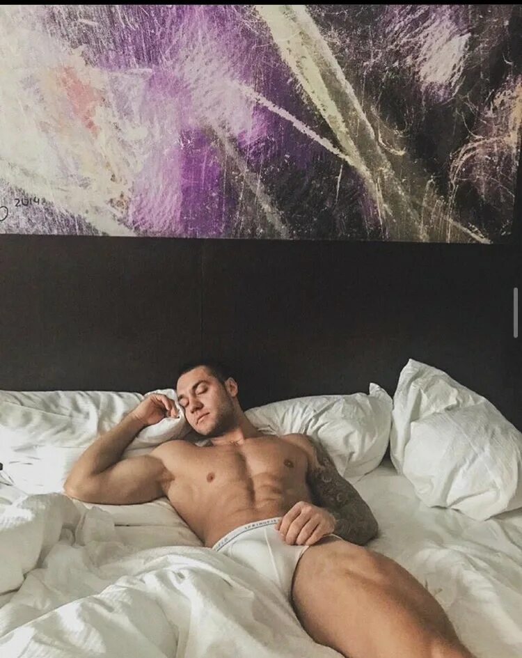 Массажисты москвы для мужчин. Массажист на дом. Массаж для мужчин. Массаж парень москва. Массаж парень москва.