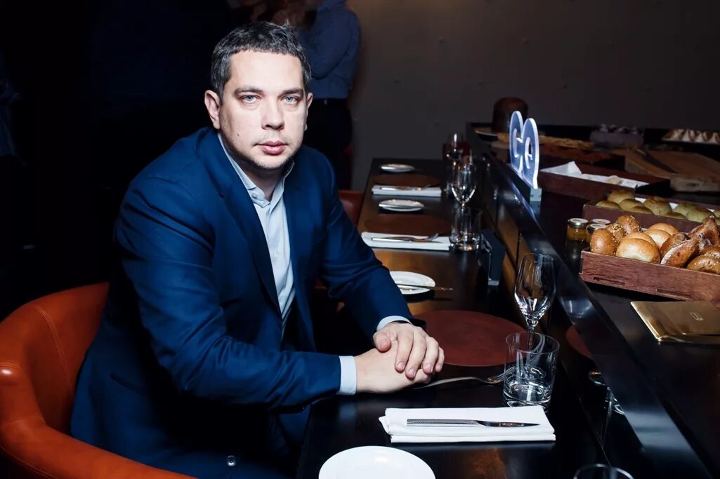 Мужской клуб gq. Бурлеск хорошевское шоссе. Салон джи кью ленина 99. Gq ярославль. Мужской клуб gq.
