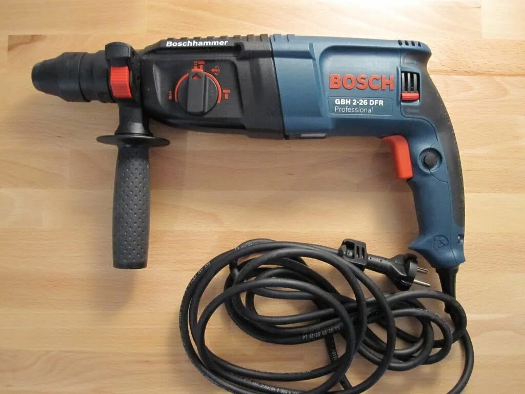 Перфоратор bosch gbh 26 dfr. Перфоратор Bosch GBH 2-26. Перфоратор Bosch 2-26 DFR. Перфоратор Bosch GBH 2-26 DFR professional. Перфоратор бош 2 26 ДФР бош.