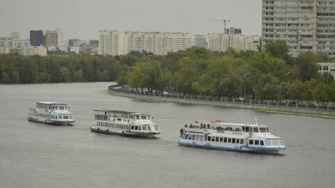 Машина москва река