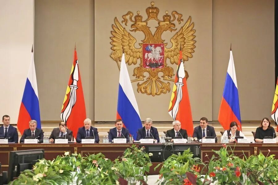 Депутаты с юридическим образованием. Воронежское муниципальное управление. Воронежское муниципальное управление. Кстенин вадим юрьевич воронеж. Здание правительства воронежской области.