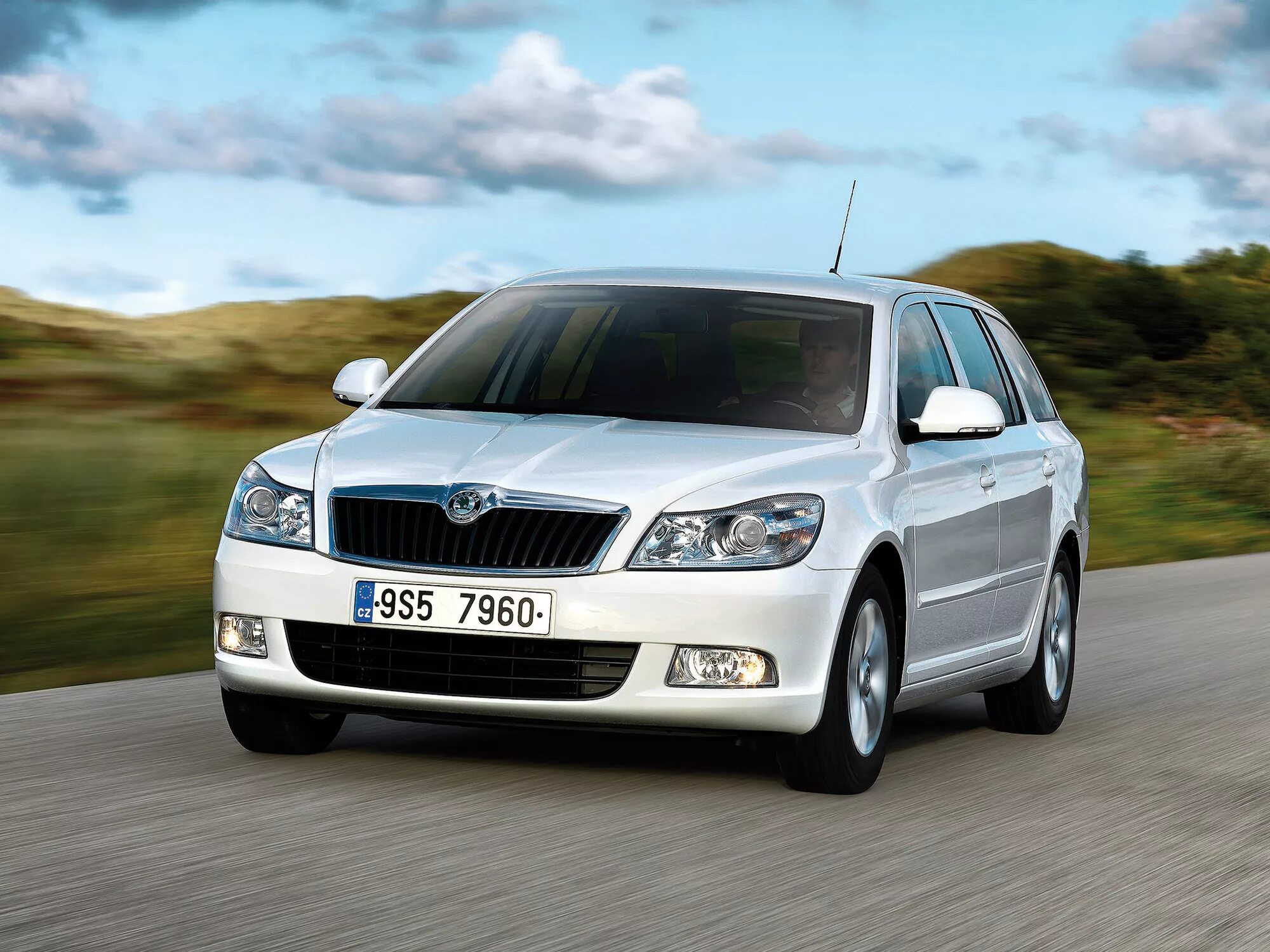 Шкода страна производства. Skoda Octavia Combi 2. Skoda Octavia 2009 1.6.