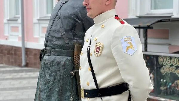 Городовой, жанровая скульптура, Нижний Новгород, Большая Покровская улица - Янде