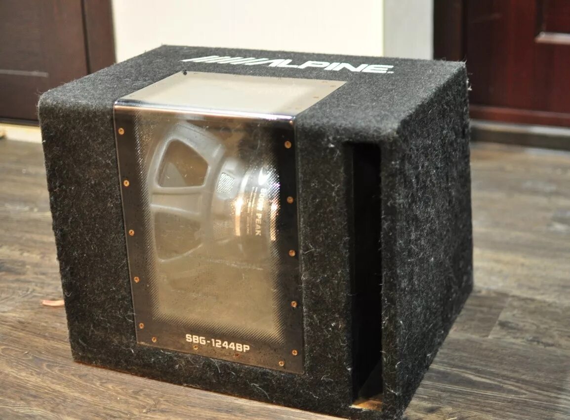 Саб алпайн sbg-1244bp. Сабвуфер 1244bp. Сабвуфер alpine 800 ватт. Alpine 1244bp. Сабвуфер алпайн sbg-1244bp.