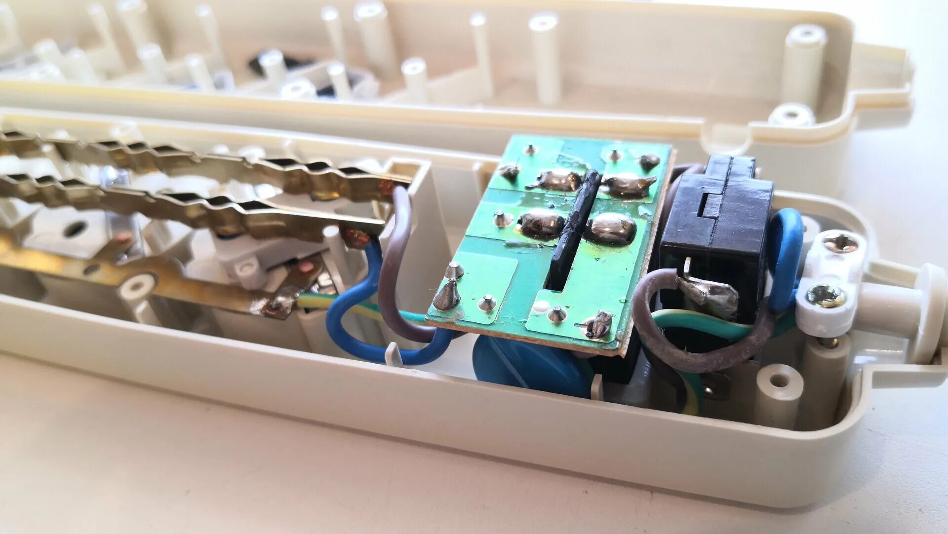 Варистор в сетевом фильтре. Сетевой фильтр belkin bsv401vf2m. Сетевой фильтр exegate sp-3-1. Замыкание сетевого фильтра. ,уэ5-10а es 5m 5 outlets black.