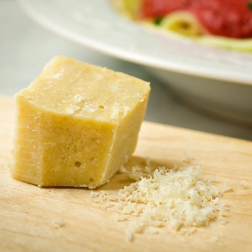 Пармезан что это. Сыр пармезан. Сыр Parmesan. Сыр Чеддер. Веганский сыр.