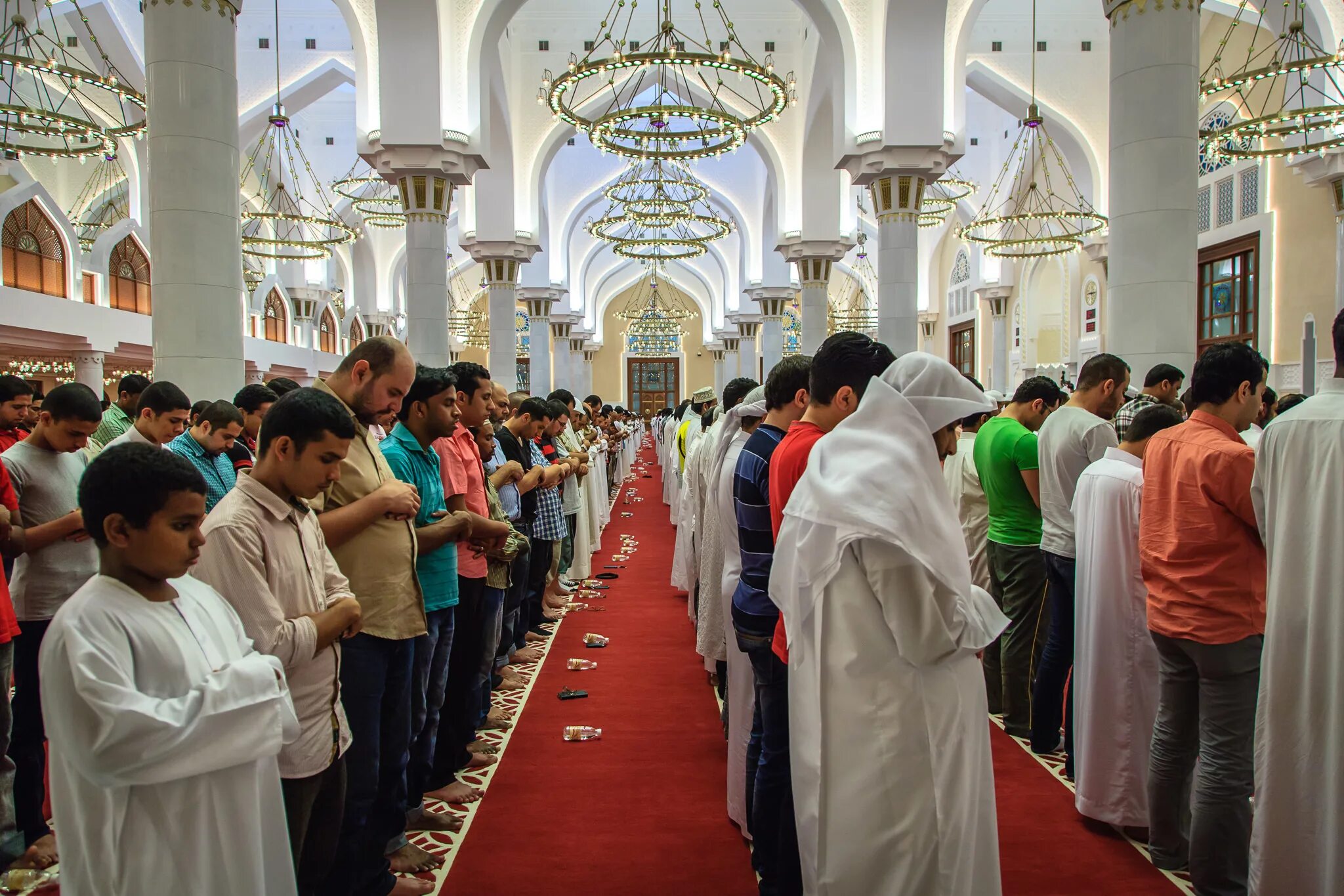 Рамазан в Дубаях. Рамадан в ОАЭ. Рамадан в Дубае. Мечеть Дубай Рамадан.