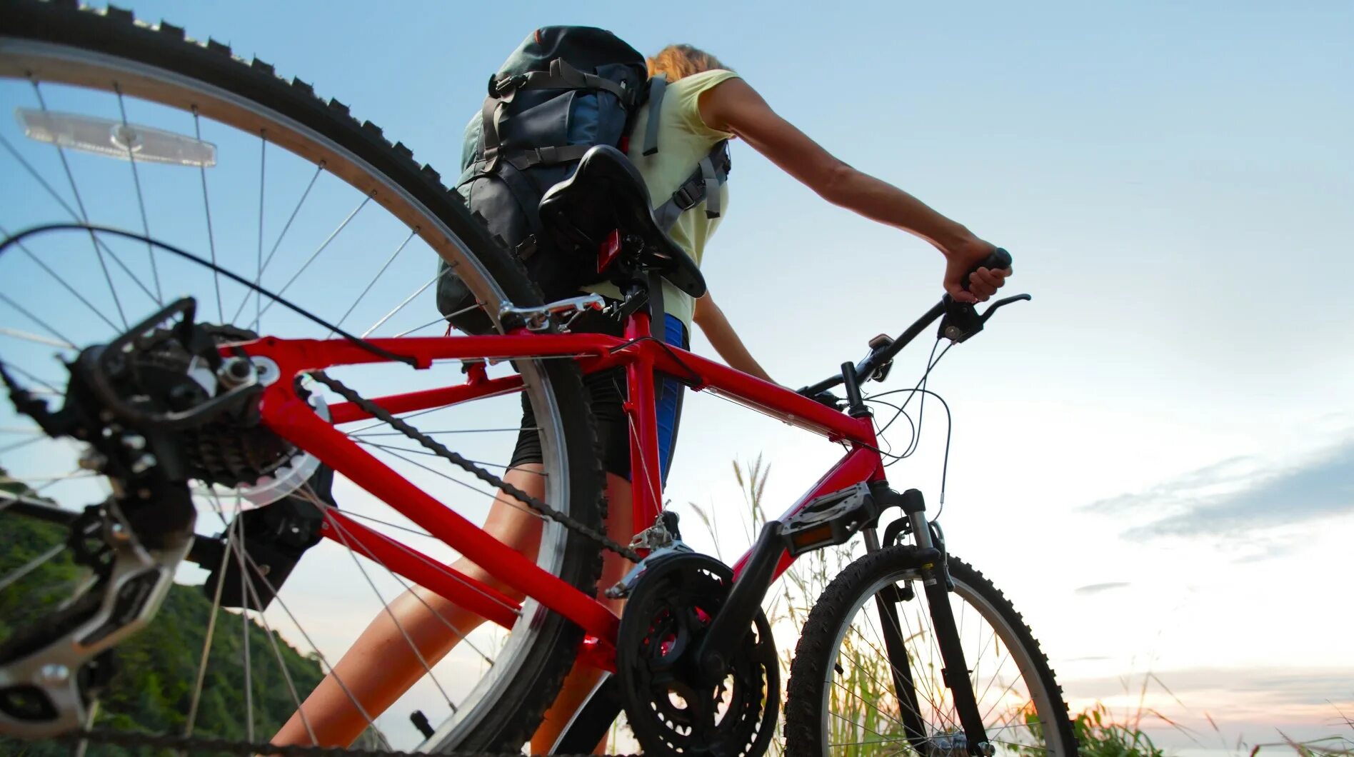 Giant fastroad e+ 2 pro (2021). Иди к велосипеду. Велосипед с корзинкой. Самый опасный человек для государства велосипедист. Велосипедисты мужчины.
