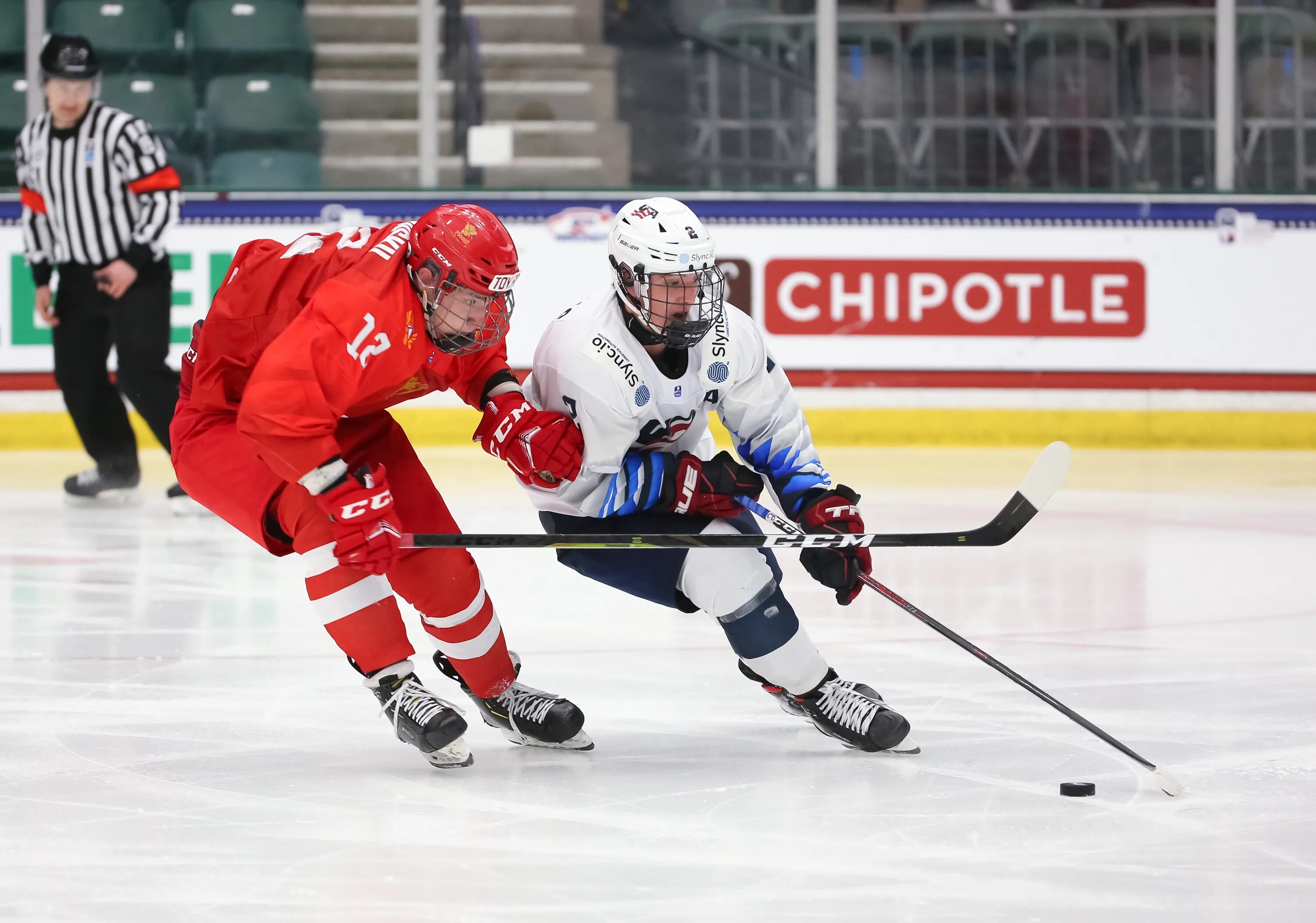 Сборная России u18 хоккей. Юниорская сборная США по хоккею с шайбой. Юниорская сборная России по хоккею с шайбой.