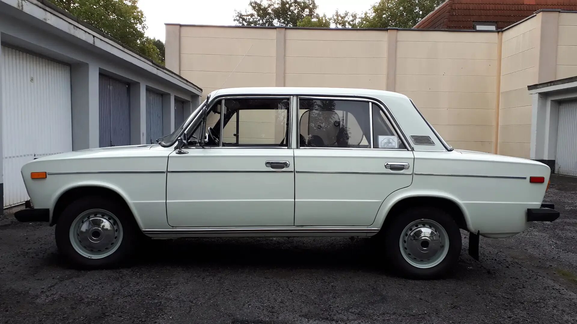 Ваз 2107 сбоку. Ваз сбоку. Ваз 2109 с боку. Лада 2109 сбоку. Ваз 2107 зеленая сбоку.